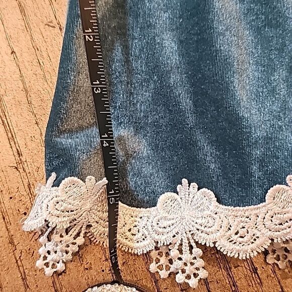 Velvet long sleeve flare top and high waisted bell bottom pants set size 4/5 - Picture 8 of 13